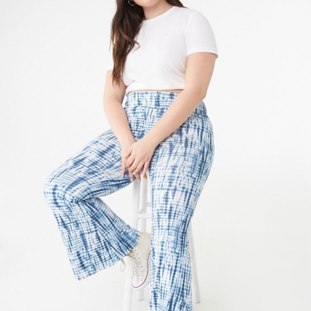 Plus Size Tie-Dye Flare Pants